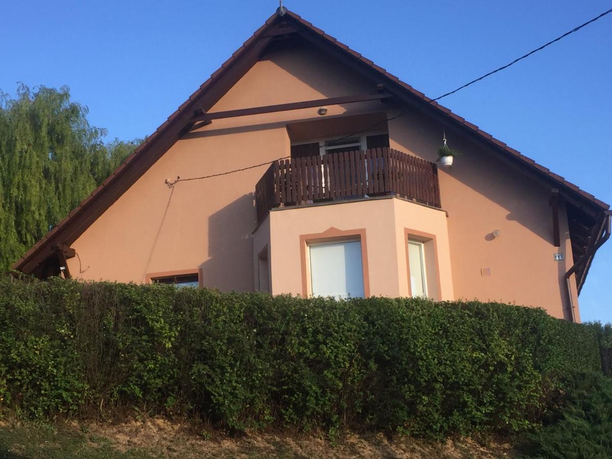 Baranya Apartman Áta エクステリア 写真