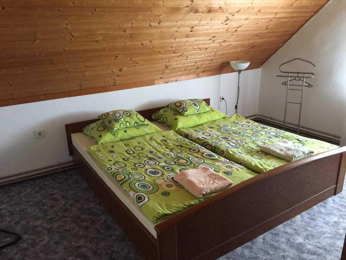 Baranya Apartman Áta エクステリア 写真
