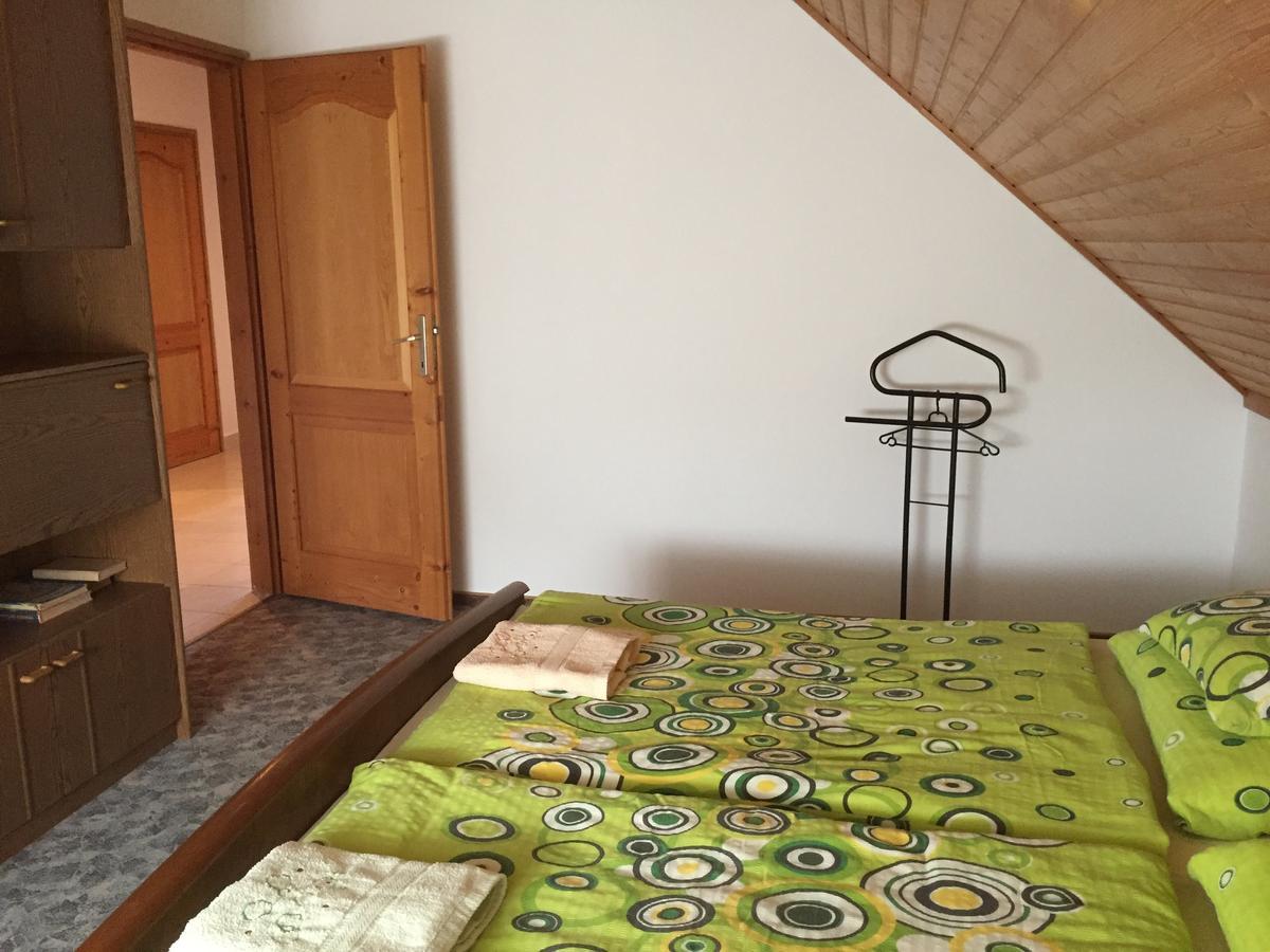 Baranya Apartman Áta エクステリア 写真